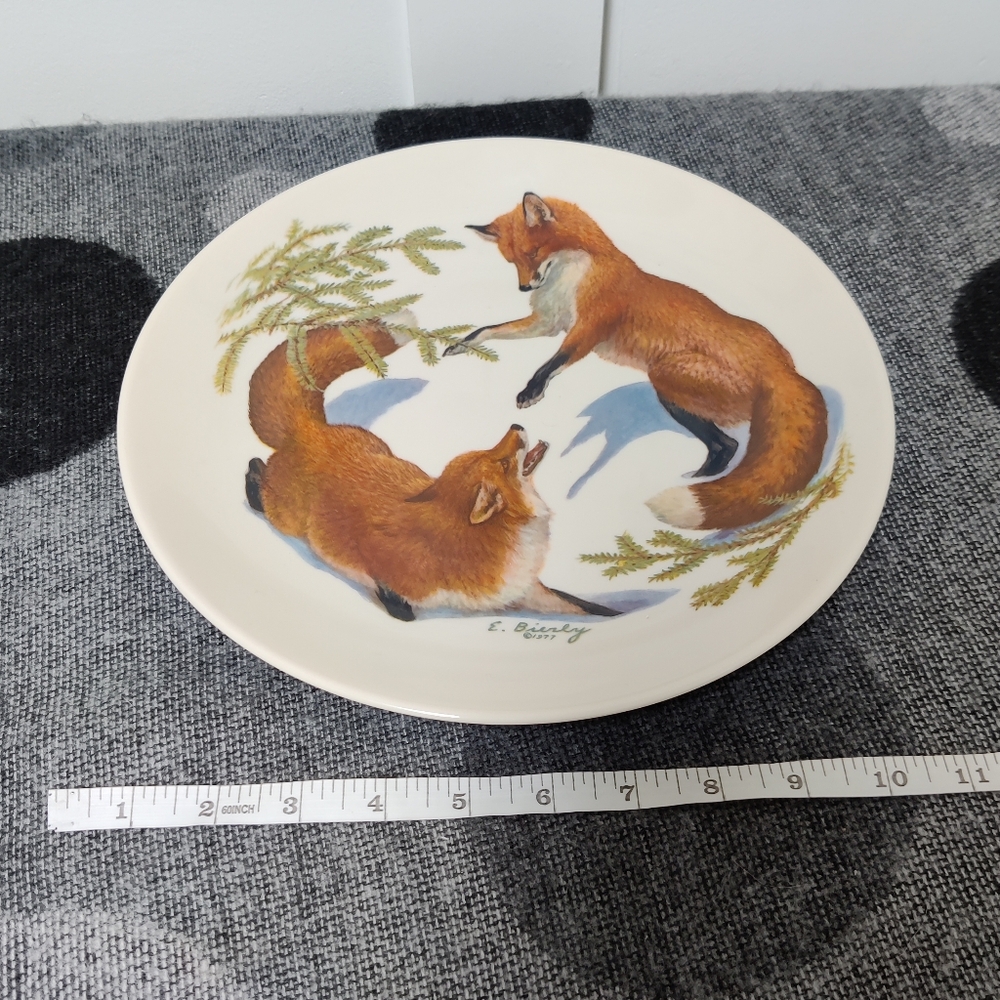 Vintage 1977 Edward J. BierlyLimited Edition Christmas Plate 'Foxes & Evergreen' - Picture 3 of 7